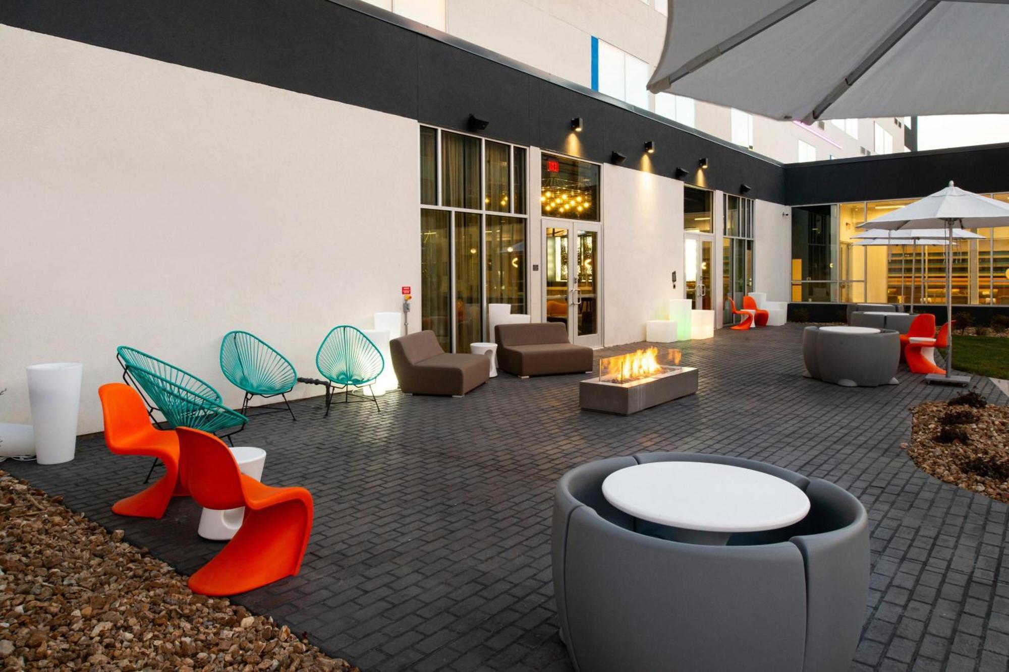 Aloft North Kansas City Exteriör bild